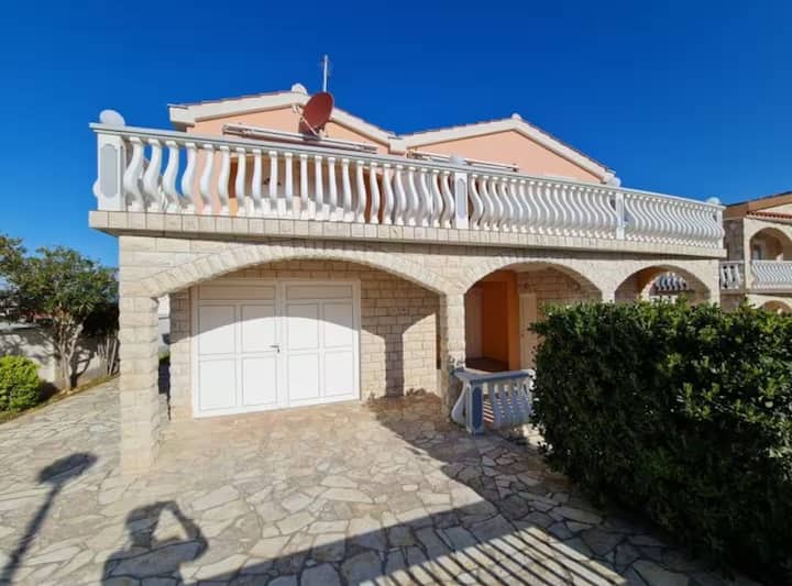 Villa Ana - Two Bedroom With Terrace And Sea View - Vir, Kroatien