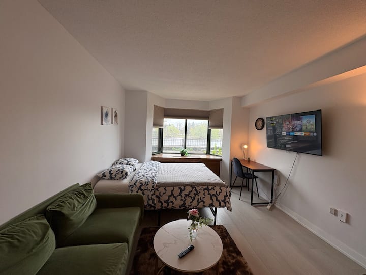 550 Wilbrod St | Fully Furnished Studio Ottawa - Ottawa