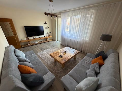 Top performing Airbnb: Modern Apartment - Newborn & City Center in Rajoni I Prishtinës / Prištinski Okrug