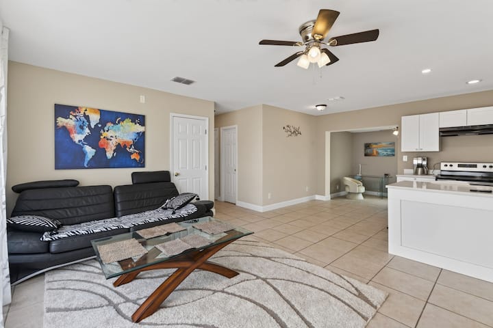 Peaceful Home Near Parks & Nature Center! - Port Charlotte, FL