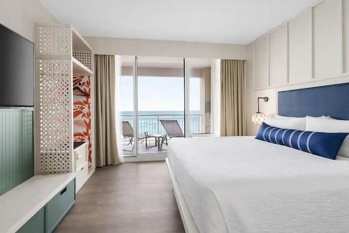 Palm & Tide | King Room | Pool Deck | 2 Units - Panama City Beach, FL
