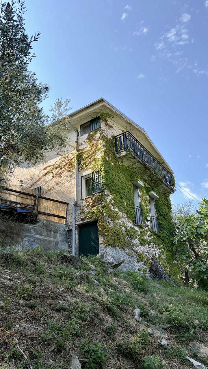 Host4u - Retreat Zerbo Viesci, 15 Minutes From Sea - Imperia