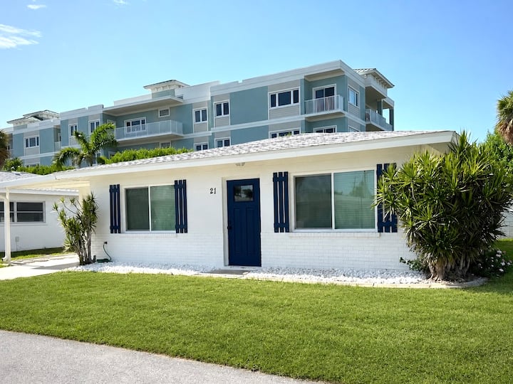 Luxury Villa W Pool. Walk To Beach, Bars + Dining - マナソータ・キー, FL