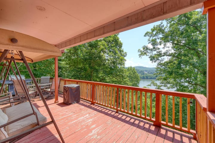Hiawassee Lakeview-fireplace-wifi-relaxing Porch - Hiawassee, GA