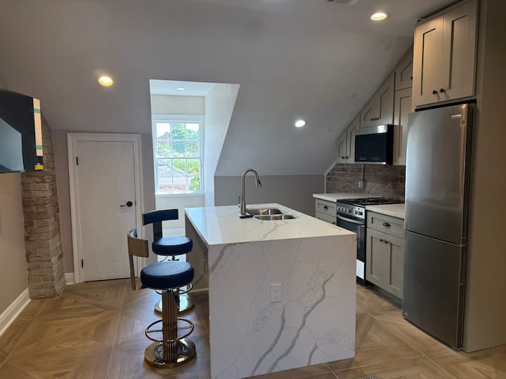 Beautiful French Quarter Upstairs 1br Loft - New Orleans, LA