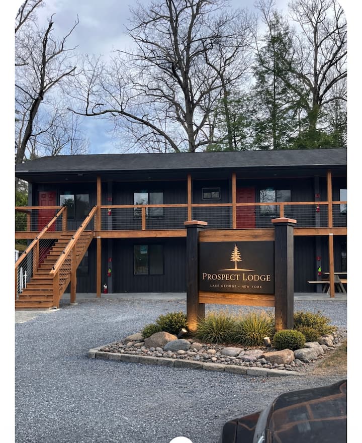 Walk To Lake George Village | 2 King Beds Kitchen - Lake George, NY