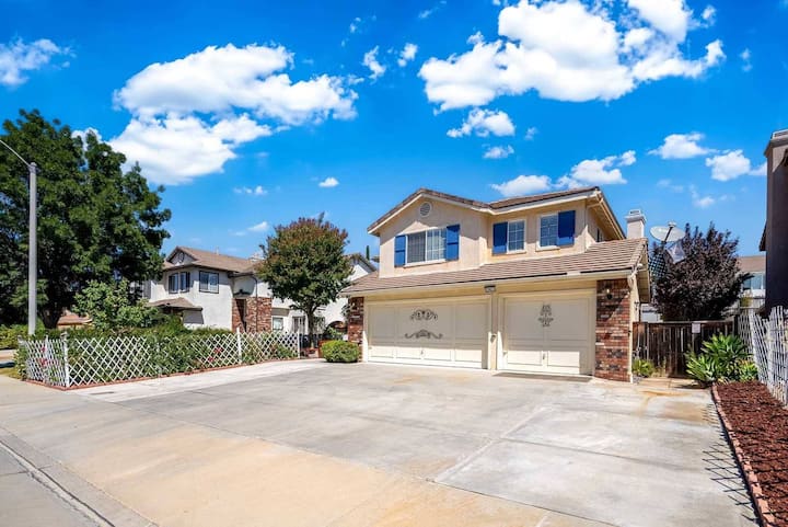 Elegant Living On Yorkton Rd A#42192 - Murrieta, CA