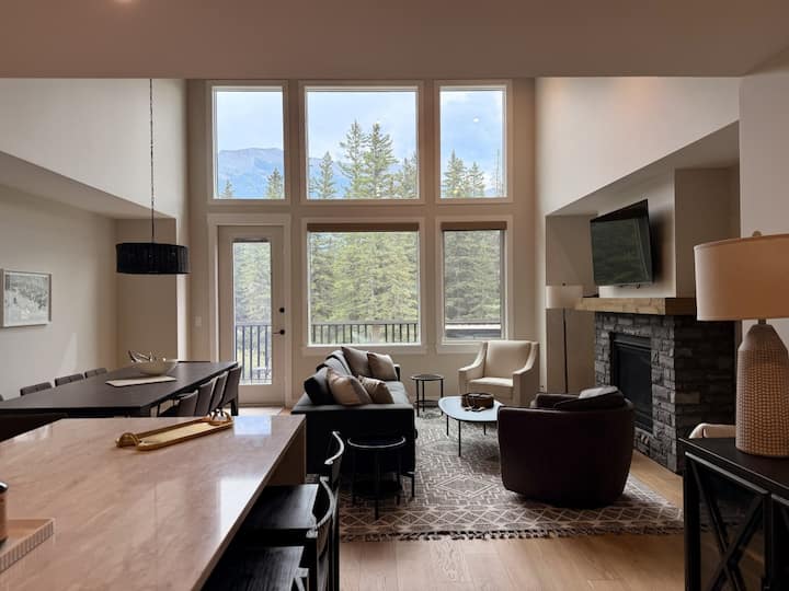 All Yours | Luxury Home And Hot Tub - Canmore