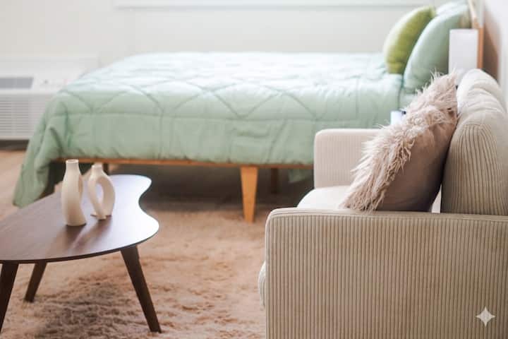 Your Columbus Home Base  Fully Furnished - Columbus, OH
