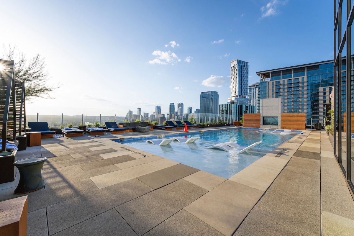 Luxury Natiivo Condo:RoofTopPool+ Rainey+LakeViews