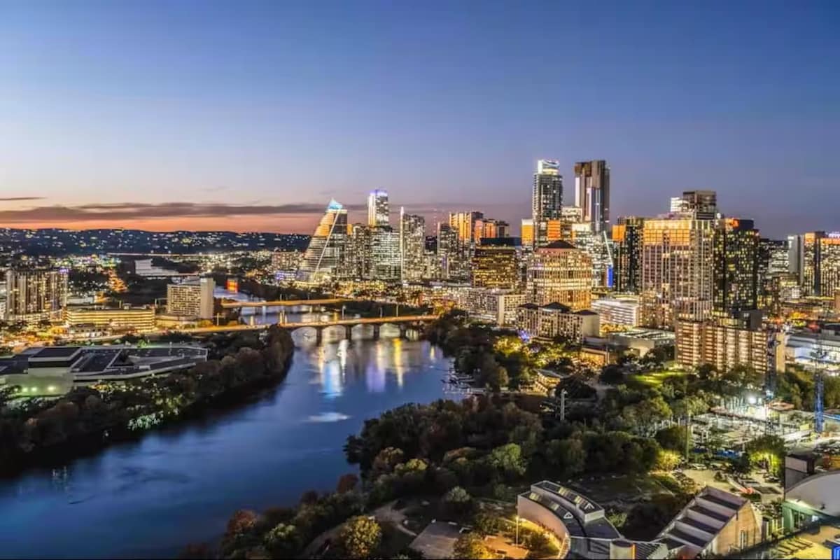 Luxury Natiivo Condo:RoofTopPool+ Rainey+LakeViews