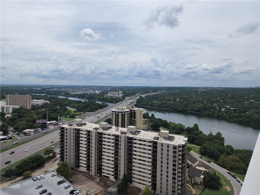 Luxury Natiivo Condo:RoofTopPool+ Rainey+LakeViews