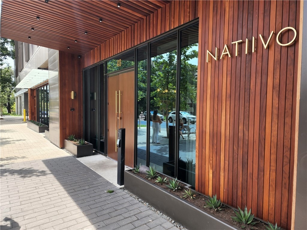 Luxury Natiivo Condo:RoofTopPool+ Rainey+LakeViews