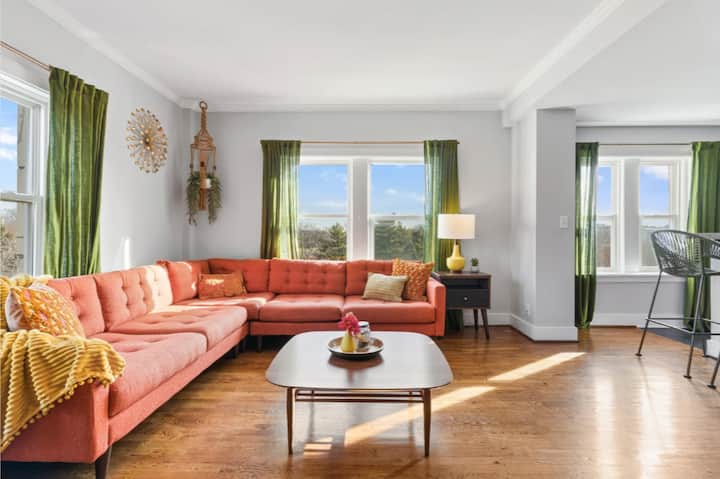 The Plaza Scenic - Luxury Corner Apartment - Kansas City