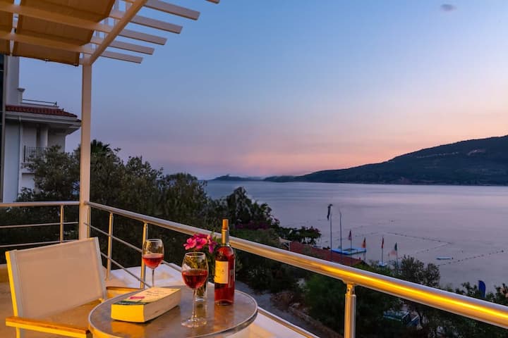 Kalkan:superbe Villa En Bord De Mer- Vue Des îLes - Kalkan