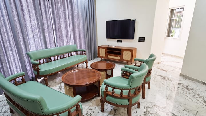 Living room image 2