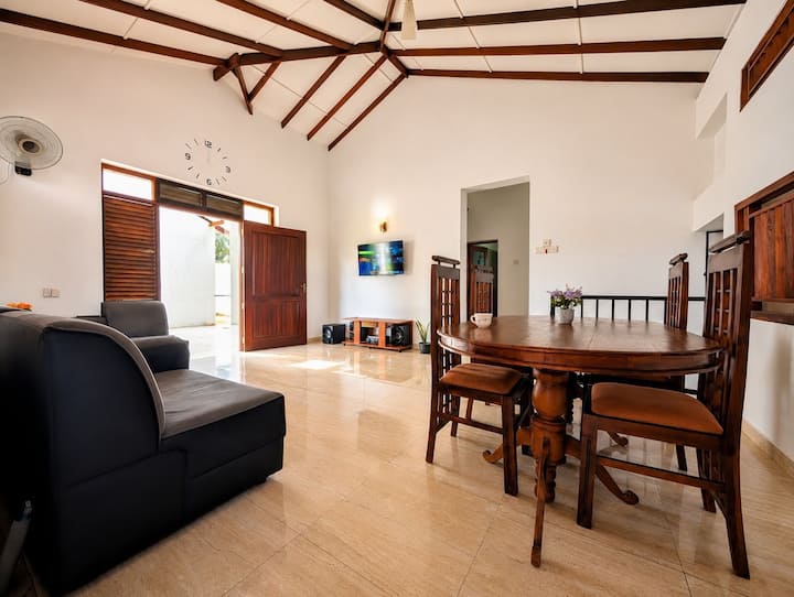 Private Spacious Upstairs  Polhena & Madiha Beach - Sri Lanka