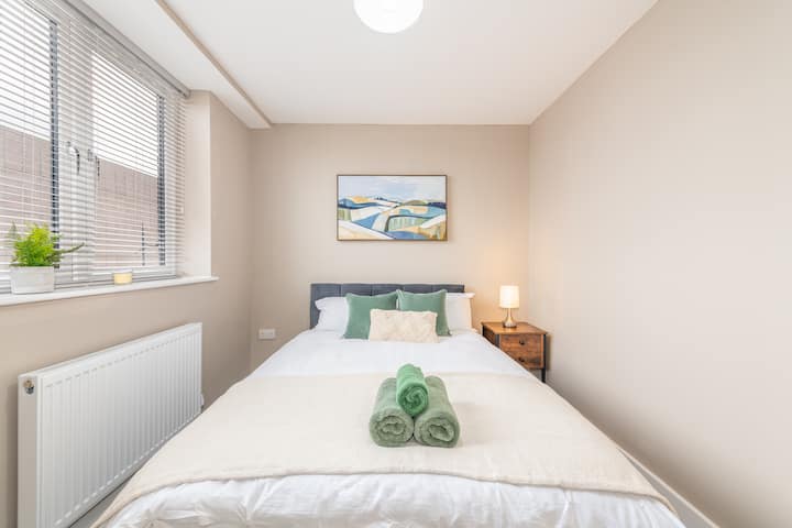 1 Bed Flat | Discount For Contractors & Long Stays - Wolverhampton