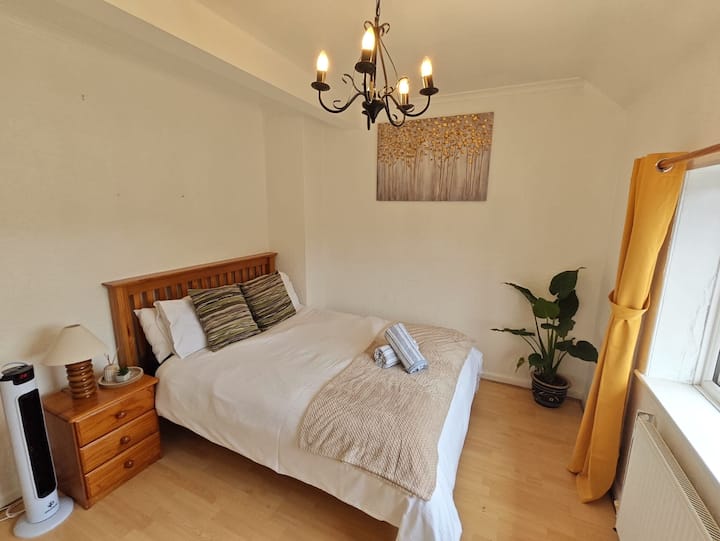 Galtres House -Spacious Home With Garden & Parking - Thirsk