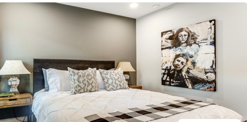 South Congress Retreat w/ Hot Tub + Dog Friendly