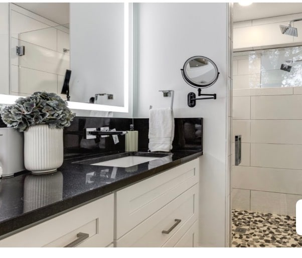 South Congress Retreat w/ Hot Tub + Dog Friendly