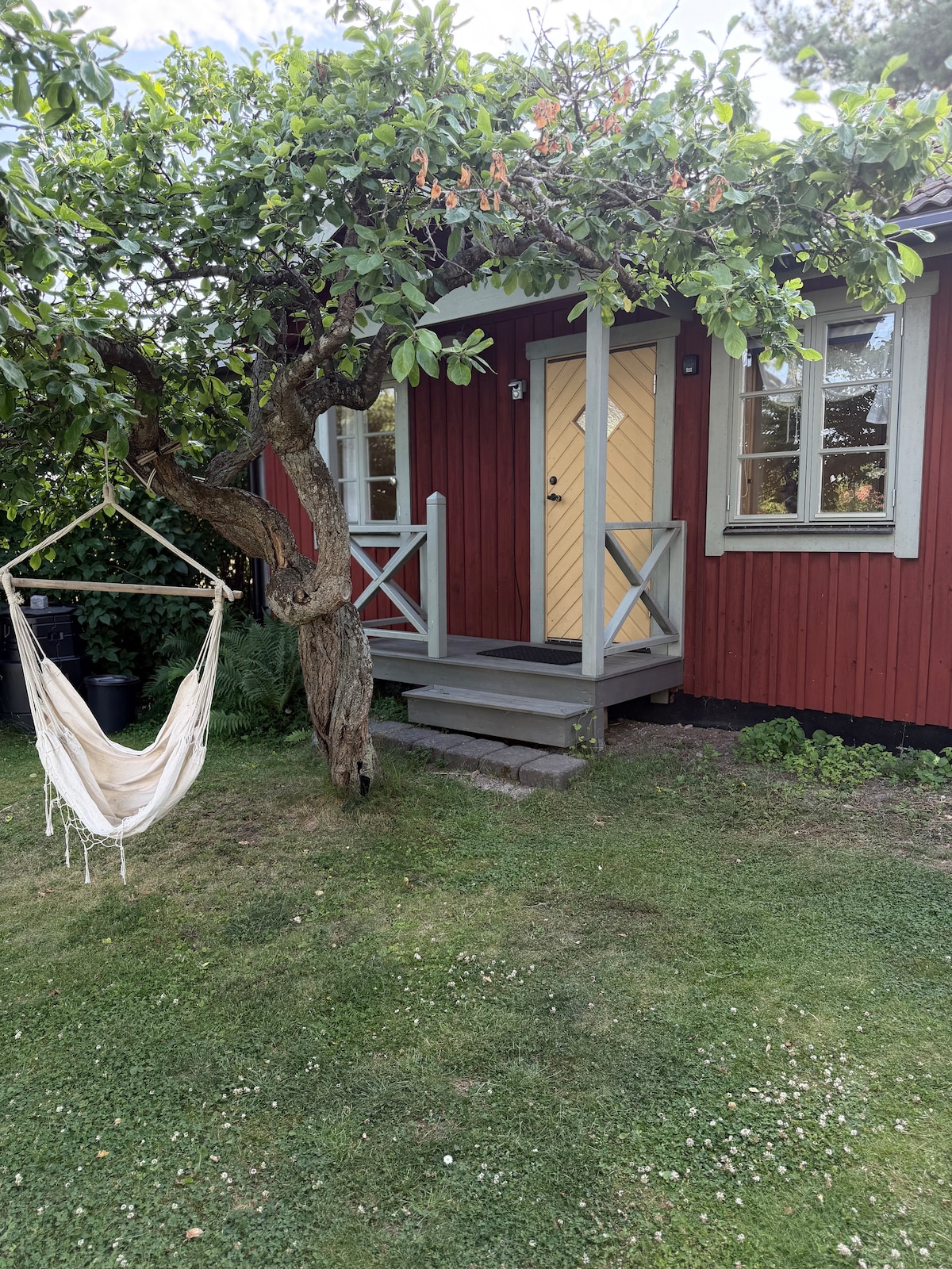 Charming garden cottage in the heart of Vaxholm