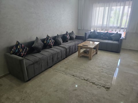 Top Airbnb: Beautiful apartment close to amenities in Arrondissement De Mers Sultan مقاطعة مرس السلطان