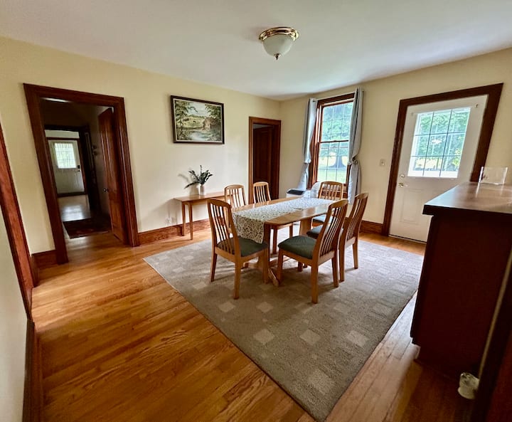 Tranquil 4bd/2.5ba Flx Farmhouse With Lake Views - Ithaca, NY