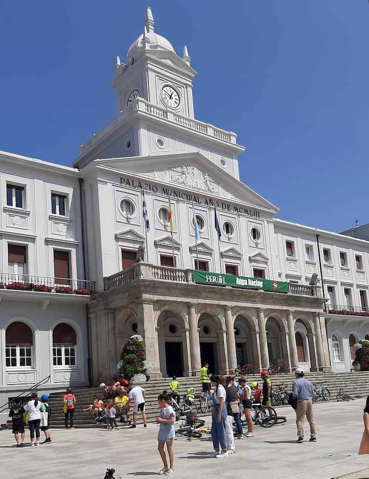 Céntrico Apartamento Contiguo A La Plaza De Armas. - Ferrol