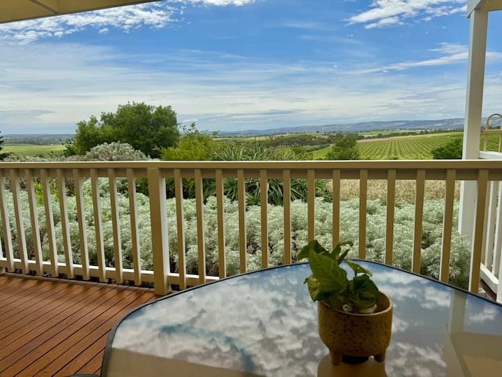 Rendzina Cottage B & B
Overlooking Mclaren Vale - McLaren Vale