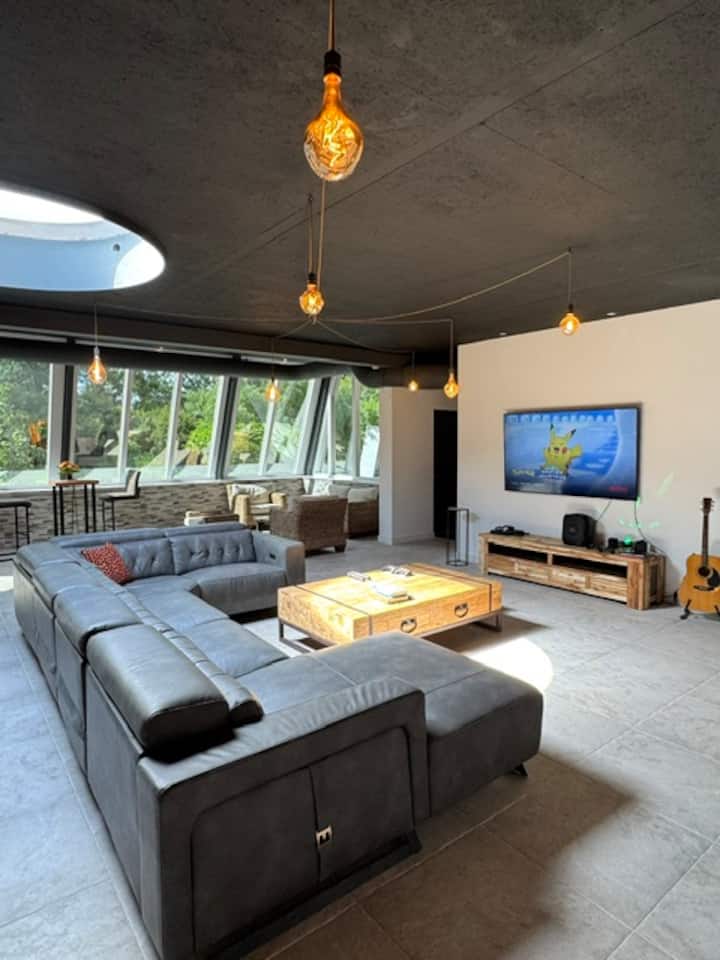 Comfortable 5-bedroom House - Makkum