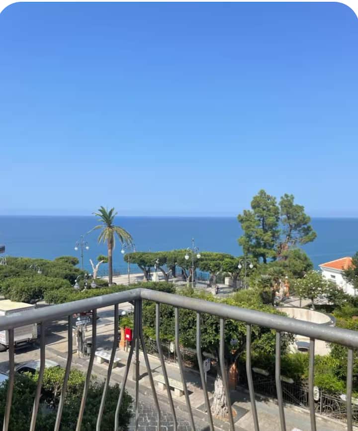 Intera Casa In Pieno Centro E Terrazza Panoramica - Santo Stefano di Camastra
