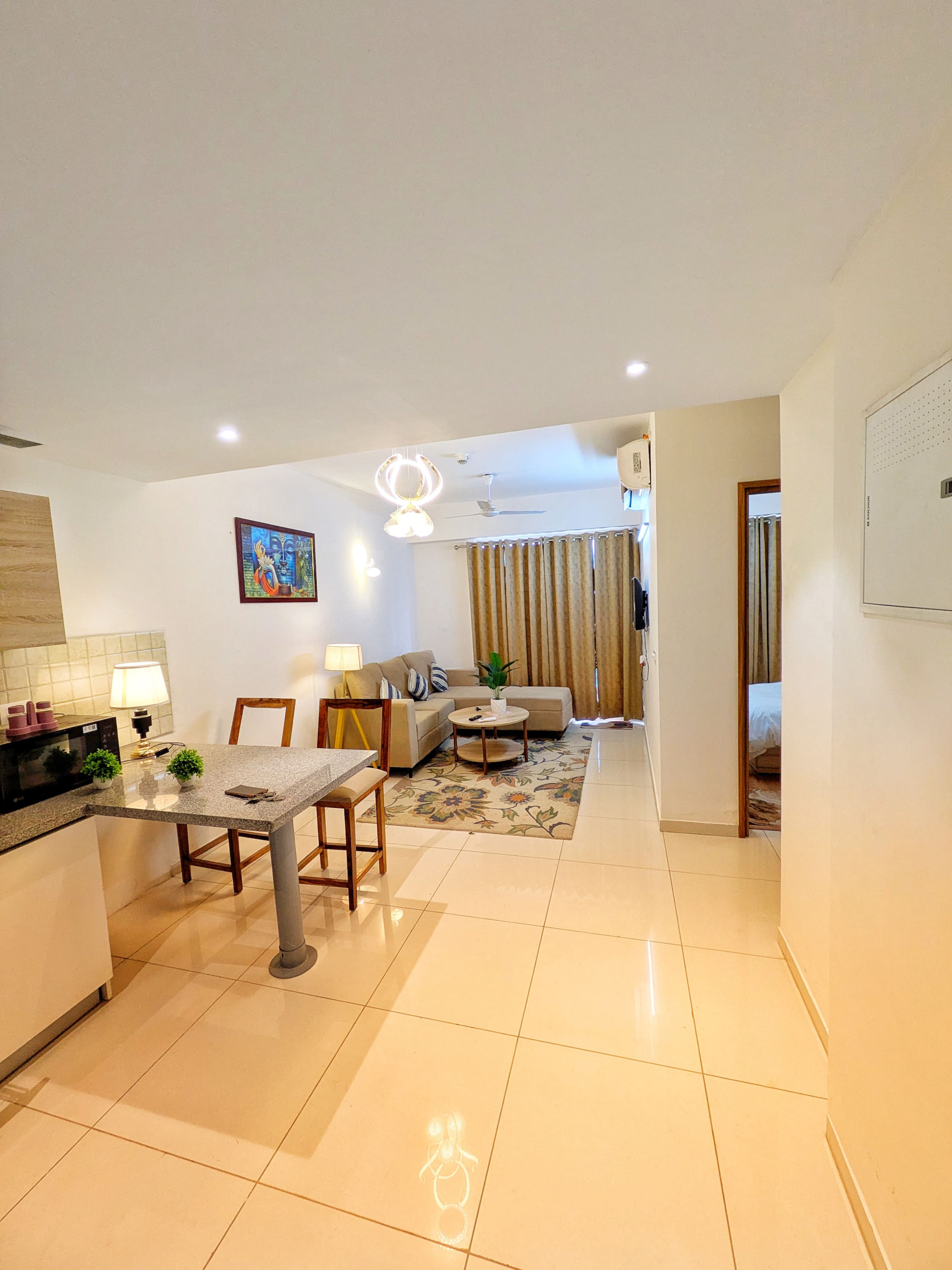 Dining table opening onto the living room