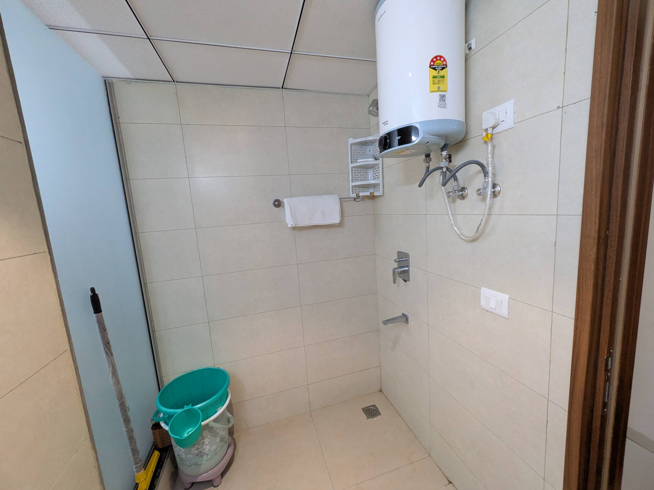 Shower with geyser