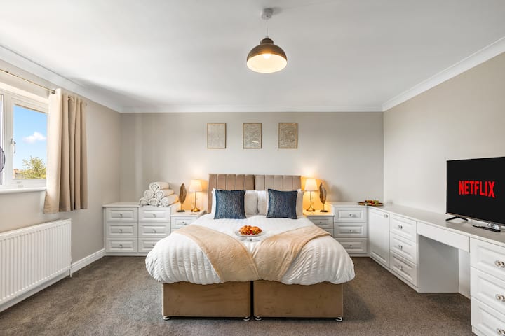 Premium For Extended Stays | Families & Groups - Seaford