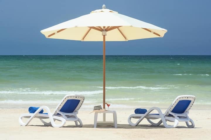 Sea View Balcony Room Near Yacht Monument - Ajman