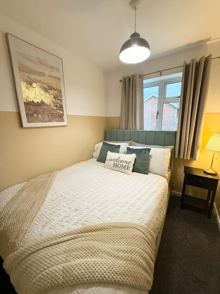 Family/contractor Stay | 10 Person Home | Parking - Seaford
