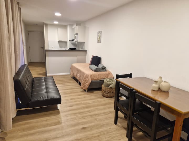 Completo, Con Garaje, 5 Personas, Por Mes - Montevideo