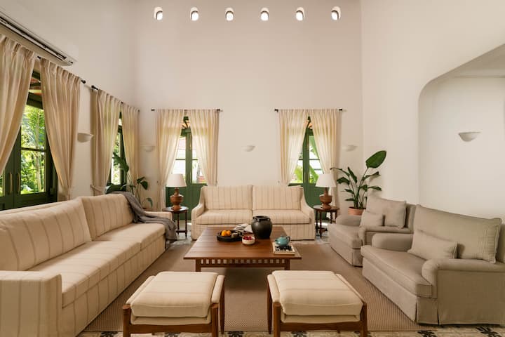 Living room image 1