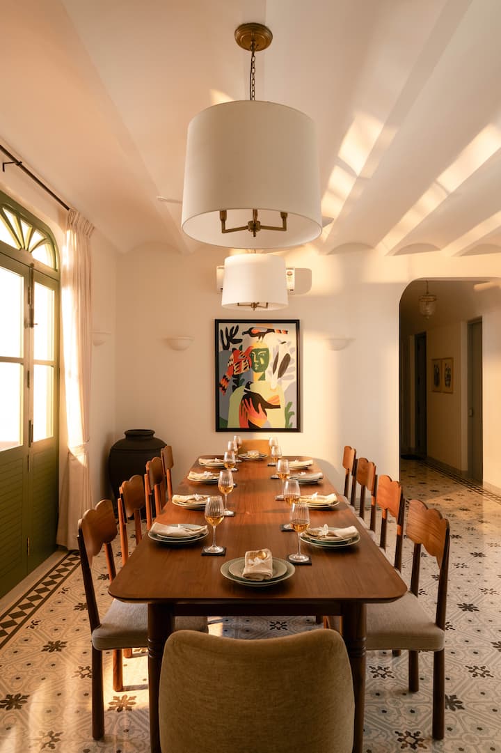 Dining area image 3