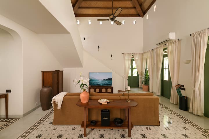 Living room image 3