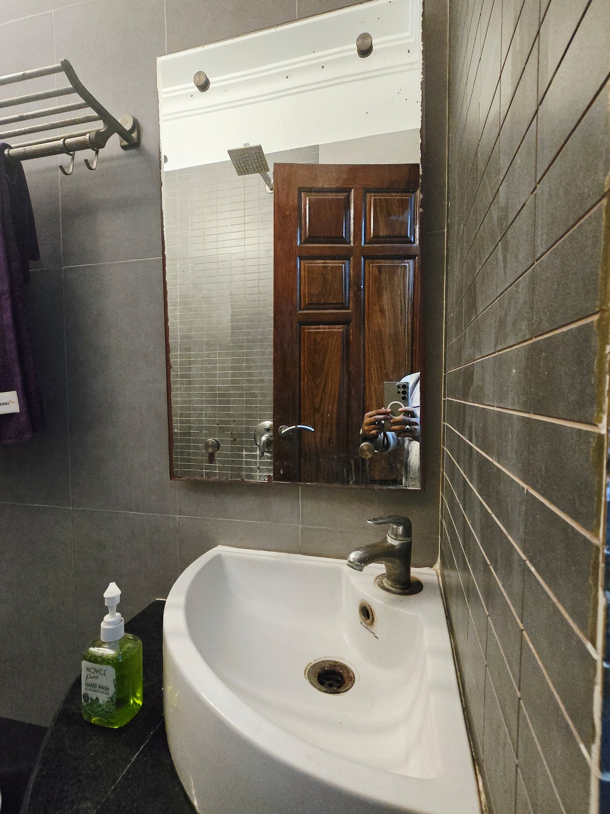 Royal White House Bathroom