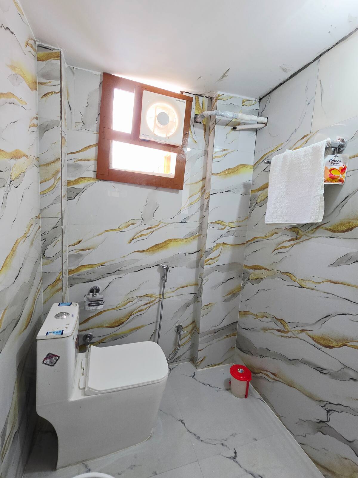 Starlight Blue PentHouse Bathroom