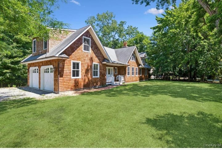 Shelter Island Beach House - Greenport, NY