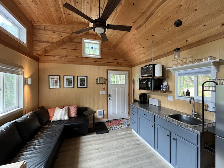 Spacious Tiny Cabin At Shenandoah National Park - Luray, VA