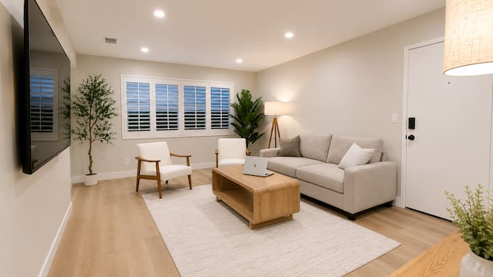 Casa Homes - 3bdr, Stylish, Homey! - Santa Clarita, CA