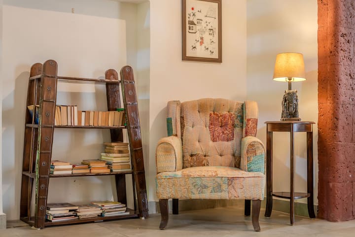 Living room image 3