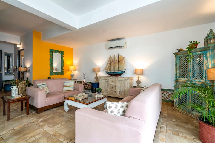 Living room image 8