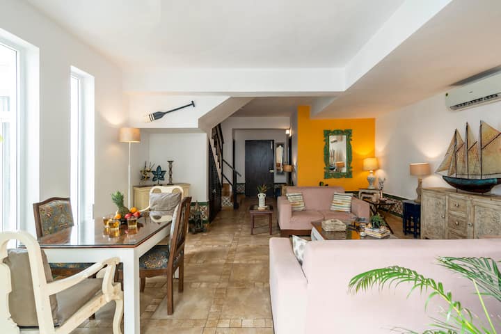 Living room image 12