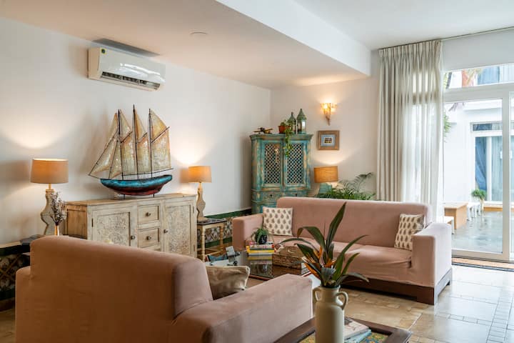 Living room image 5